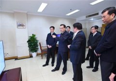 李克强：把更大规模减税政策落实到位 进一步激